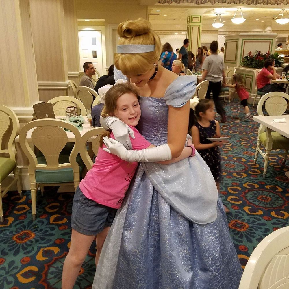 Meet your Posher, Hollie